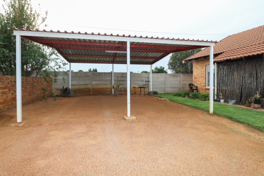 2 Bedroom Property for Sale in Meiringspark North West